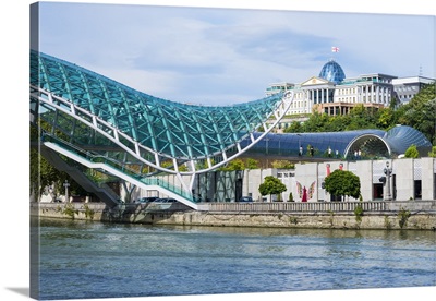 Peace Bridge over the Mtkvari River, designed by Italian architect Michele de Lucci