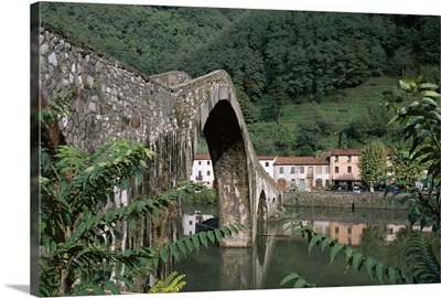 Pont du Diable (Devil's Bridge), Borgo a Mozzano, Lucca, Tuscany, Italy