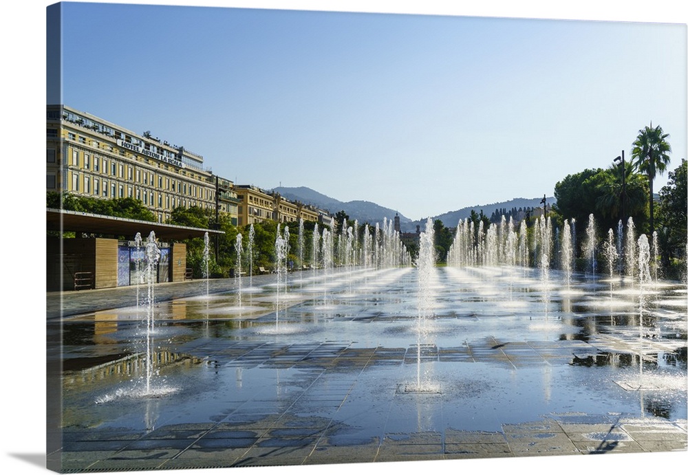 Promenade du Paillon, Nice, Alpes-Maritimes, Cote d'Azur, Provence, French Riviera, France, Mediterranean, Europe