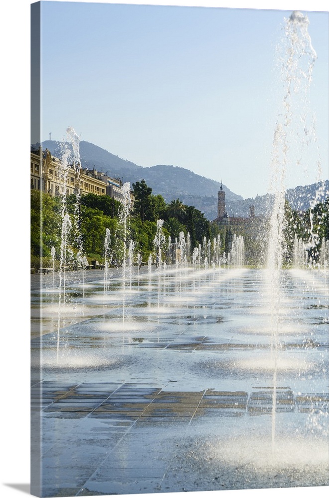 Promenade du Paillon, Nice, Alpes-Maritimes, Cote d'Azur, Provence, French Riviera, France, Mediterranean, Europe