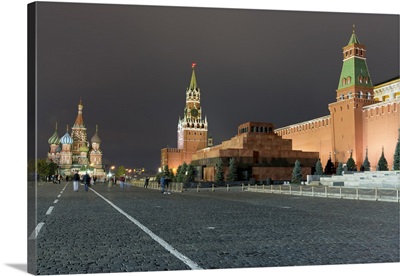 Red Square, St. Basil's Cathedral, Lenin's Tomb and walls of the Kremlin, Moscow, Russia