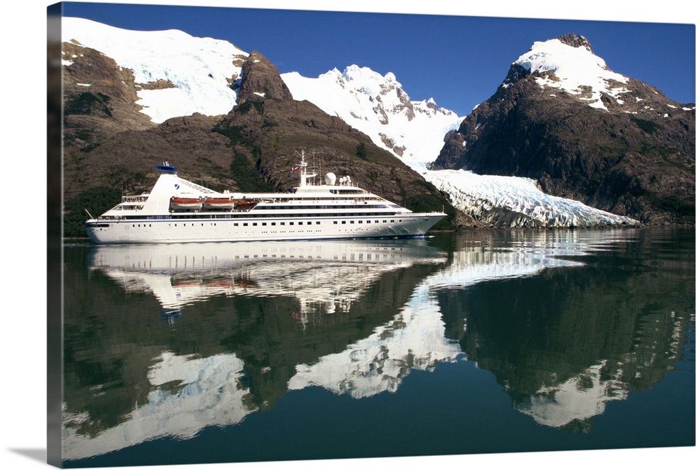Reflections of the Seabourn Pride cruise ship, Magallanes, Chile