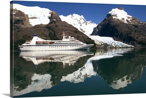 Reflections of the Seabourn Pride cruise ship, Magallanes, Chile image thumbnail
