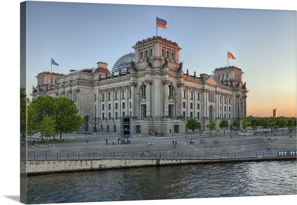 Reichstag Parliament Building at sunset, Mitte, Berlin, Germany