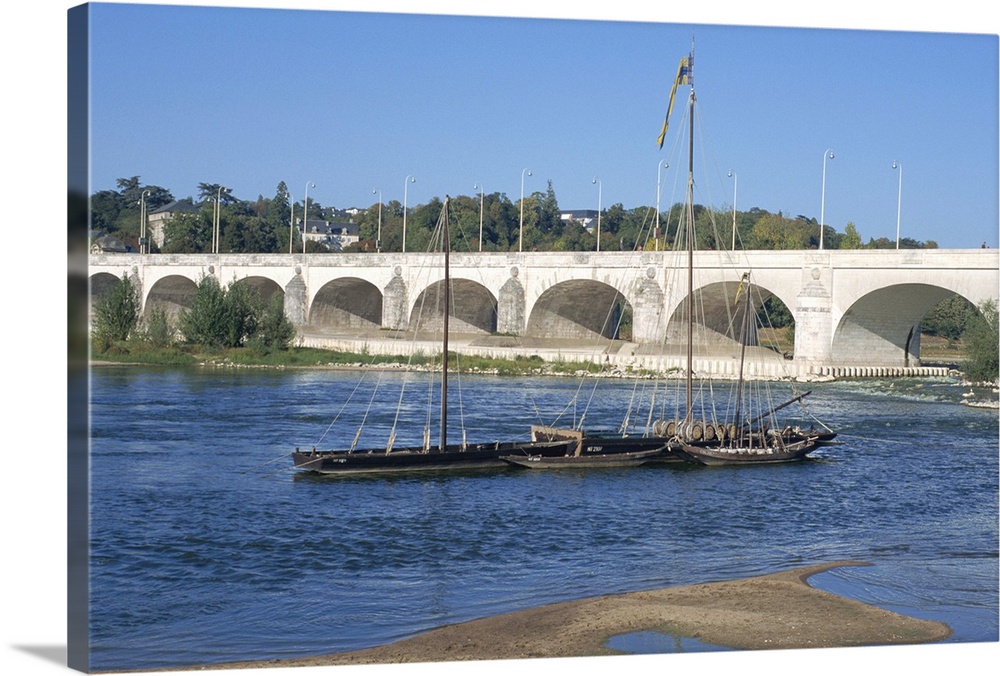 River Loire and Wilson Bridge, Tours, Centre, France, Europe
