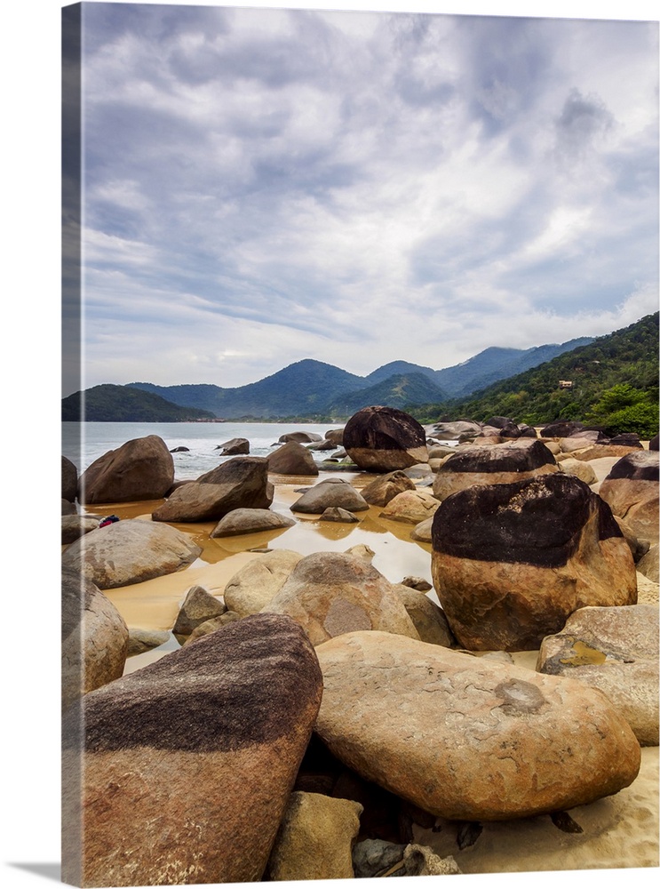 Rocks on the Cepilho Beach, Trinidade, Paraty Zone, State of Rio de Janeiro, Brazil, South America