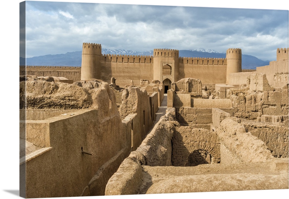 Ruins, towers and walls of Rayen Citadel, biggest adobe building in the world, Rayen, Kerman Province, Iran, Middle East