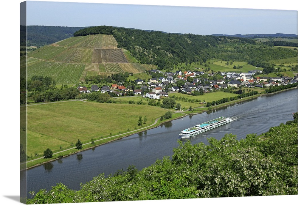 Saar River near Ayl-Biebelhausen, Rhineland-Palatinate, Germany