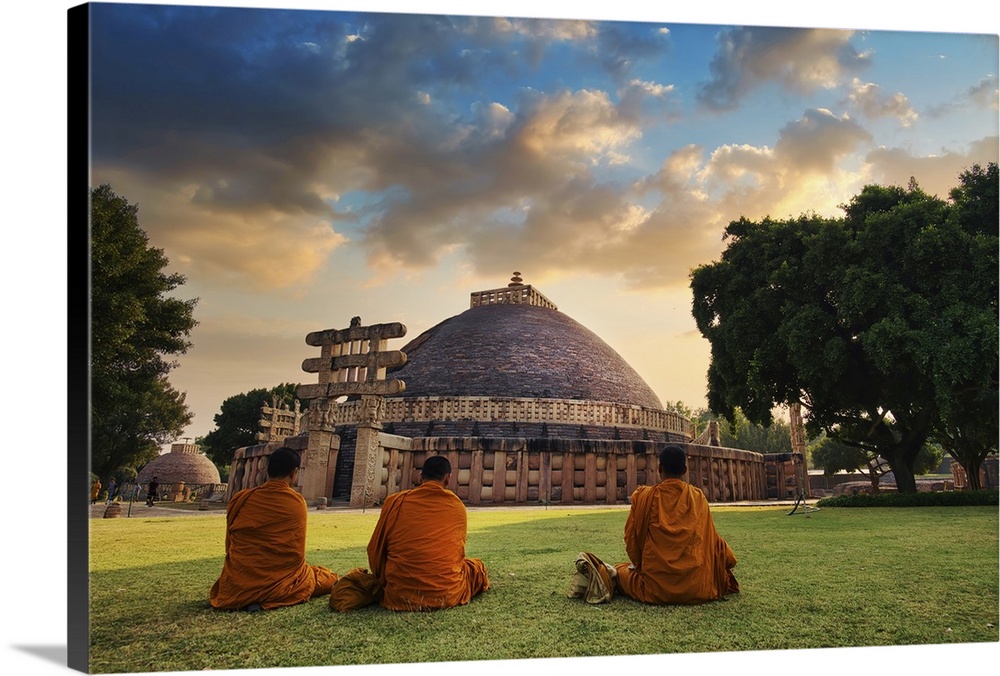 Sanchi Stupa, a Buddhist complex, famous for its Great Stupa, in the State of Madhya Pradesh, India, Asia