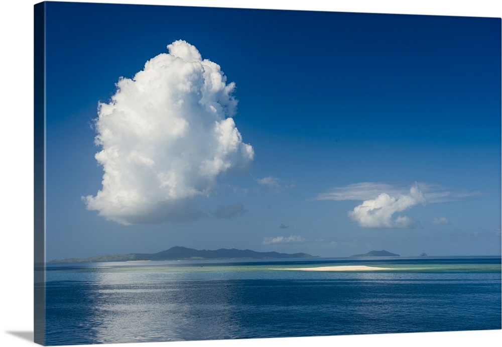 Sand bank in the flat ocean, Mamanuca Islands, Fiji, South Pacific