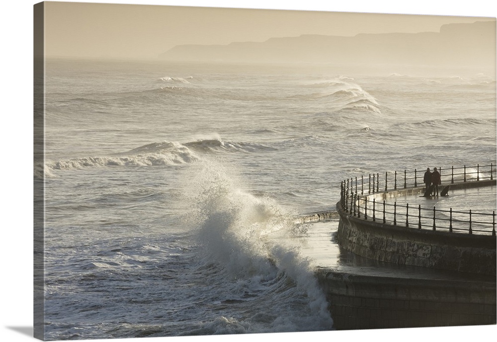 Scarborough South Bay rough seas and sea defences, Scarborough, North Yorkshire, Yorkshire, England