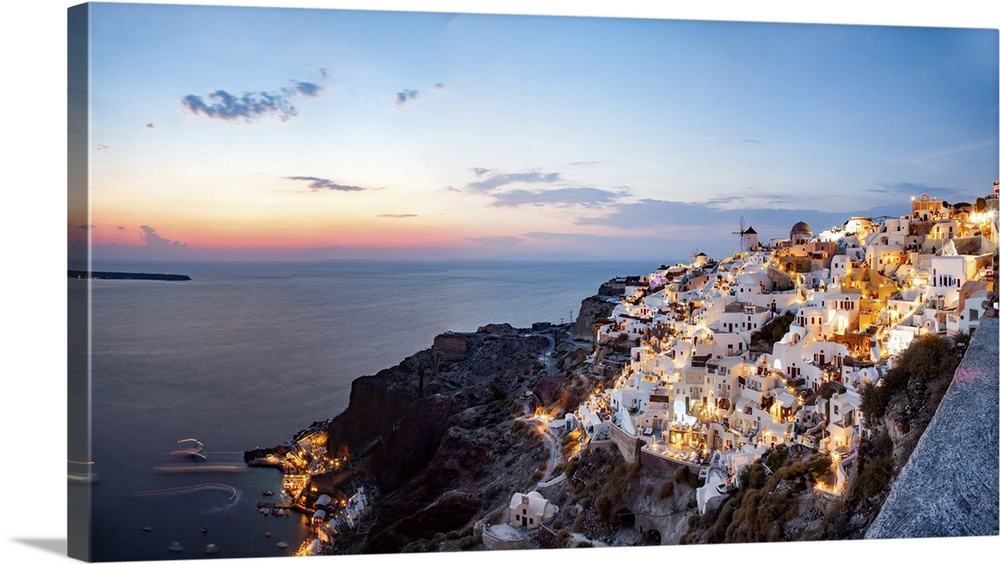Scenic town of Oia, Santorini (Thira), Cyclades, Greek Islands, Greece, Europe
