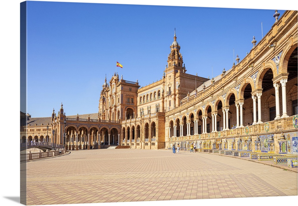 Seville Plaza de Espana with ceramic tiled alcoves and arches, Maria Luisa Park, Seville, Andalusia, Spain, Europe