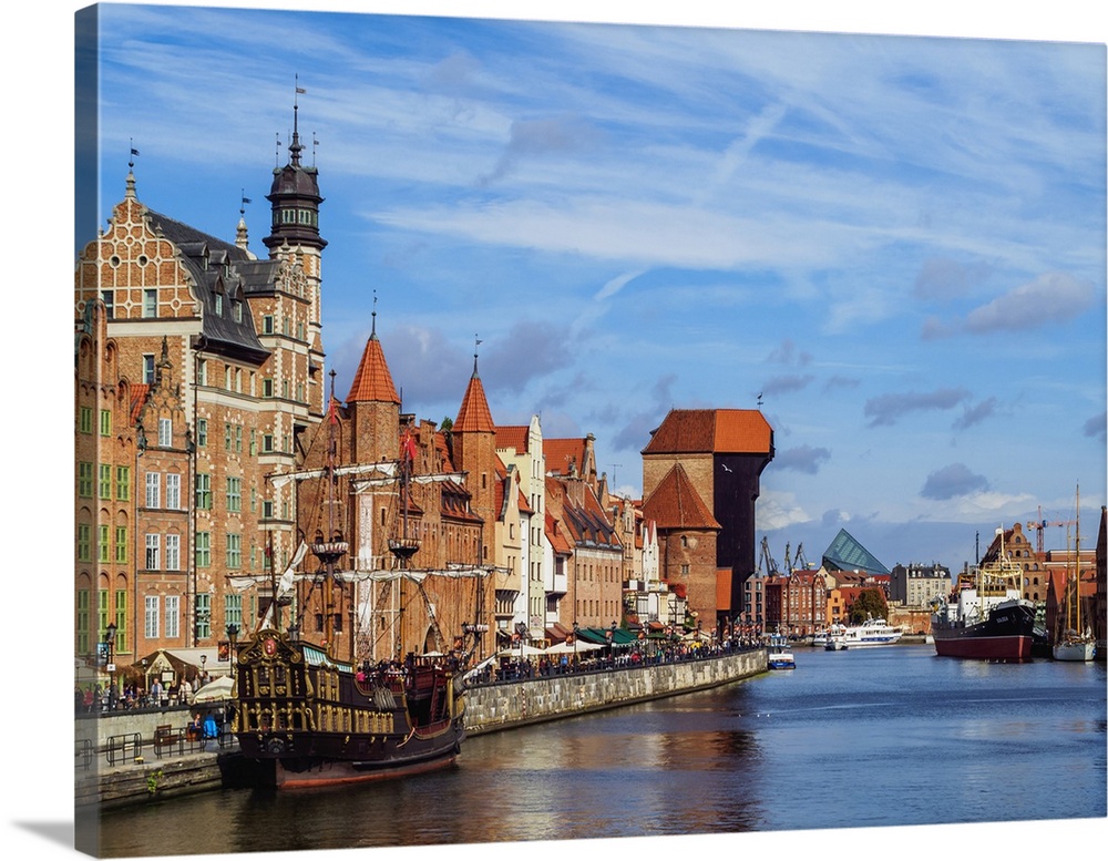 Ships on the Motlawa River, Old Town, Gdansk, Pomeranian Voivodeship, Poland