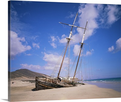 Shipwreck on the beach, Fuerteventura, Canary Islands, Spain, Atlantic