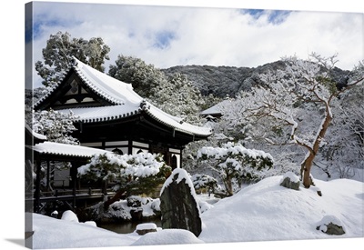 Snow-covered Zen garden in Kodai-ji Temple, Kyoto, Japan