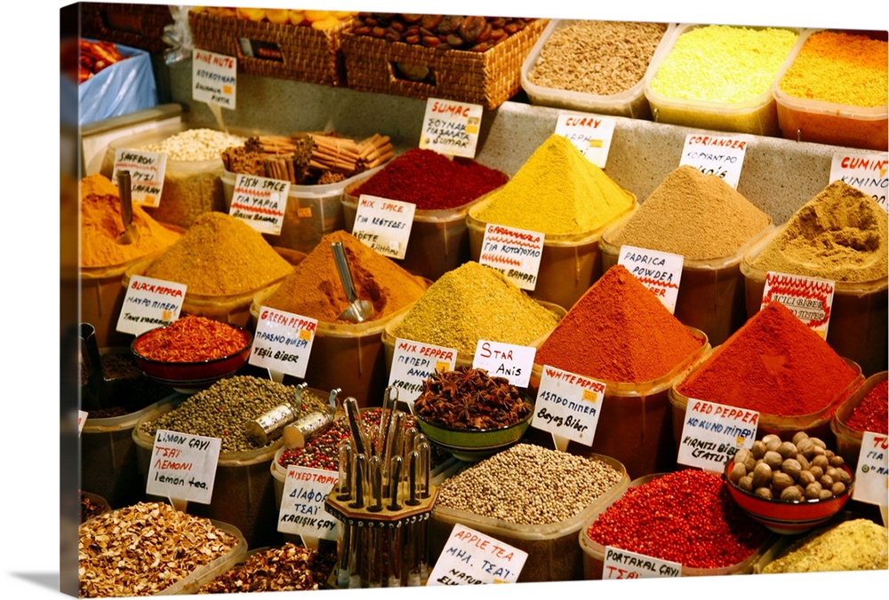 Spice shop at the Spice Bazaar, Istanbul, Turkey