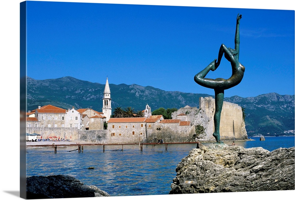 Statue and view of Old Town, Budva, The Budva Riviera, Montenegro
