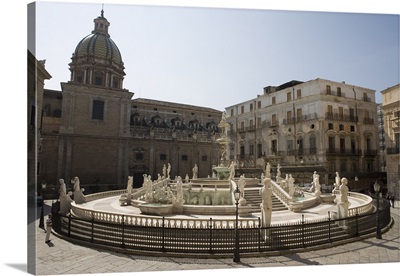 Statues and the Fontana Pretoria, Palermo, Sicily, Italy