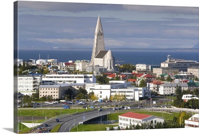 Steeple and vast modernist church of Hallgrimskirkja, Reykjavik, Iceland