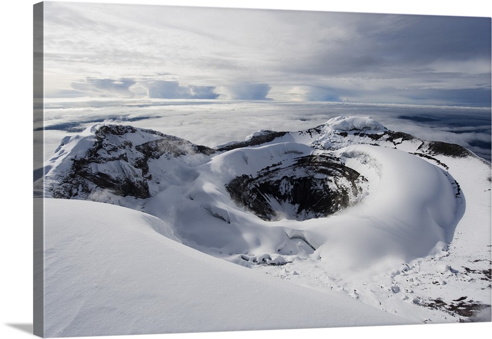 Summit crater, Volcan Cotopaxi, 5897m, the highest active volcano in the world, Ecuador