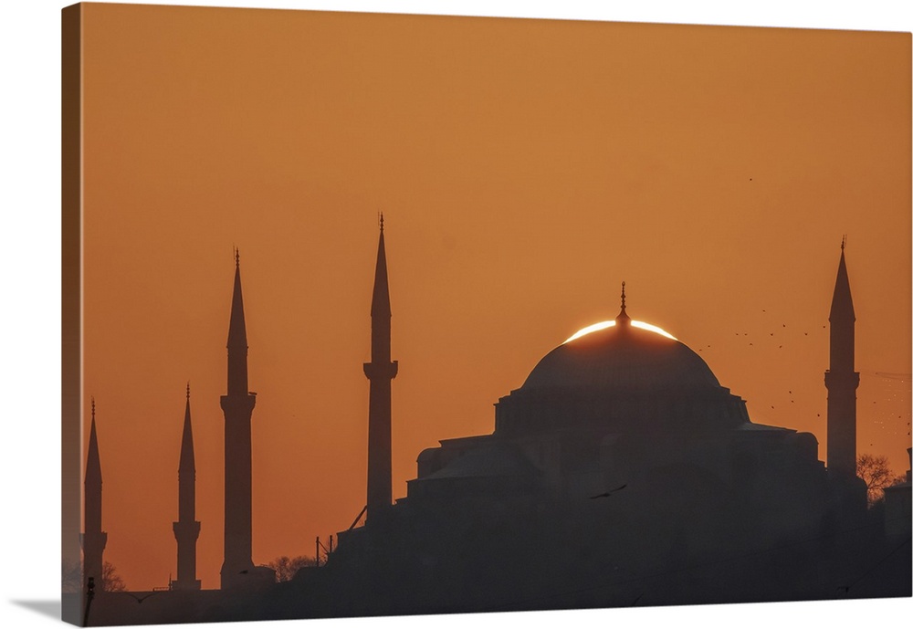 Sun halo behind the dome of Hagia Sophia Mosque, UNESCO World Heritage Site, Istanbul, Turkey, Europe
