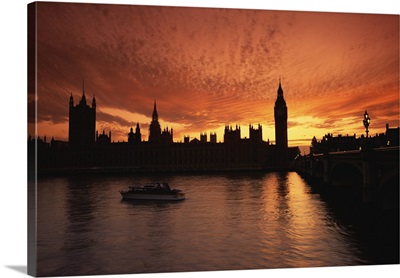 Sunset over the Houses of Parliament, London, England