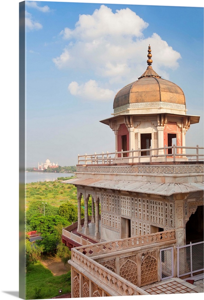 Taj Mahal, across the Jumna River from the Red Fort, Agra, Uttar Pradesh state, India