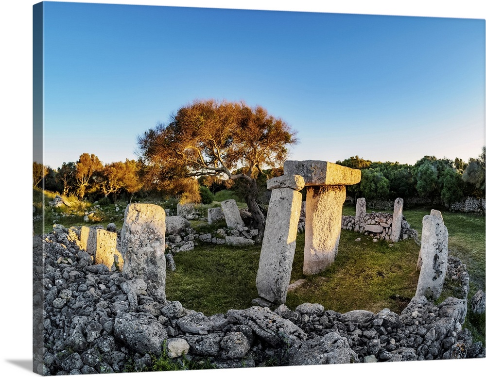 Taula at sunset, Talati de Dalt archaeological site, Menorca (Minorca), Balearic Islands, Spain, Mediterranean, Europe