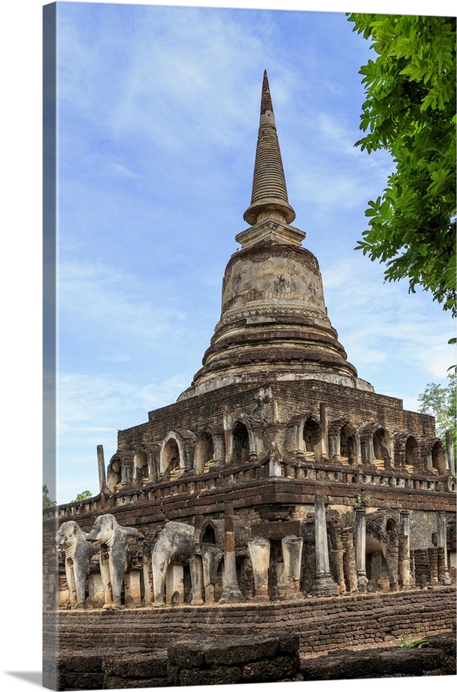 Temple decorated with elephant reliefs at Si Satchanalai, Sukhothai, UNESCO World Heritage Site, Thailand, Southeast Asia,...