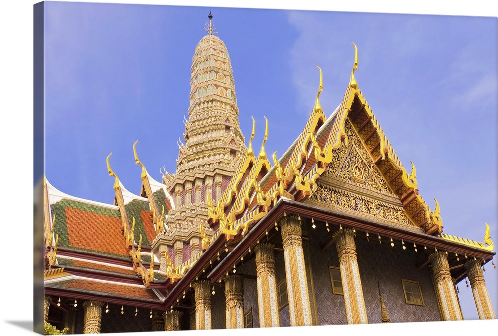 Temple of the Emerald Buddha (Wat Phra Kaew), Grand Palace, Bangkok, Thailand