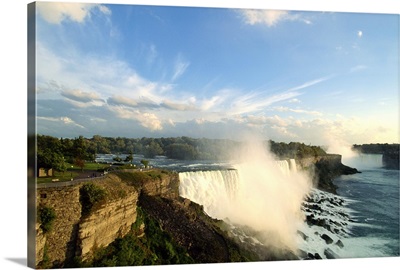 The American Falls with the Horseshoe Falls behind, Niagara Falls, NY State, USA