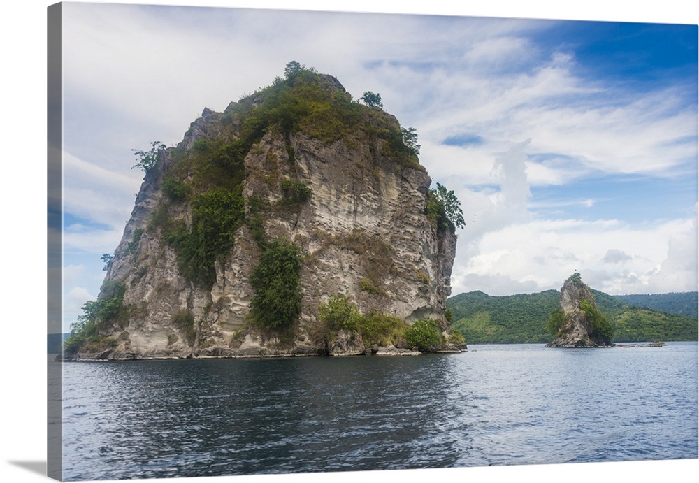 The Beehives (Dawapia Rocks) in Simpson Harbour, Rabaul, East New Britain, Papua New Guinea, Pacific