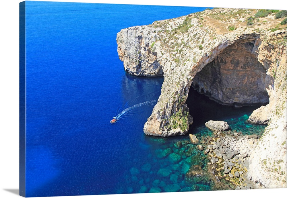 The Blue Grotto natural sea arch and cliffs, Wied iz-Zurrieq, Malta, Mediterranean, Europe