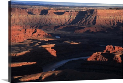 The Colorado River makes a huge S-bend under Deadhorse Point, near Moab, Utah