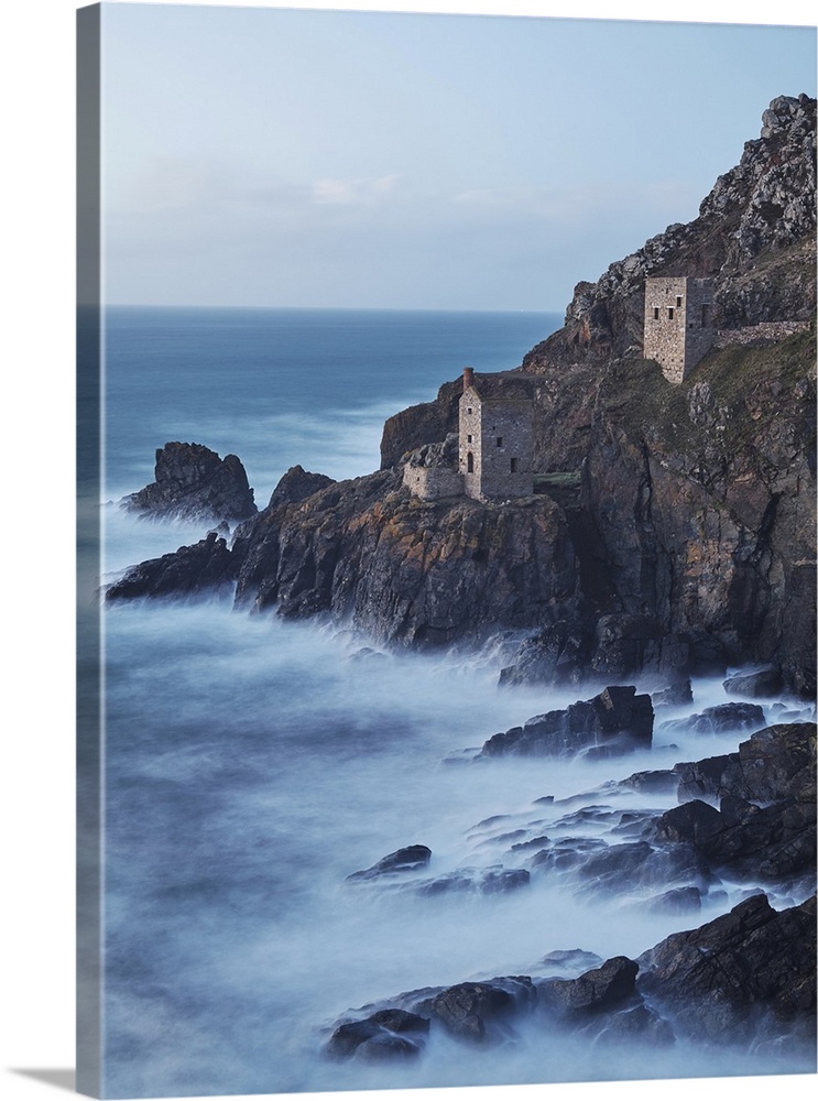 A dusk view of the iconic cliffside ruins of Botallack tin mine, UNESCO World Heritage Site, near St. Just, near Penzance,...
