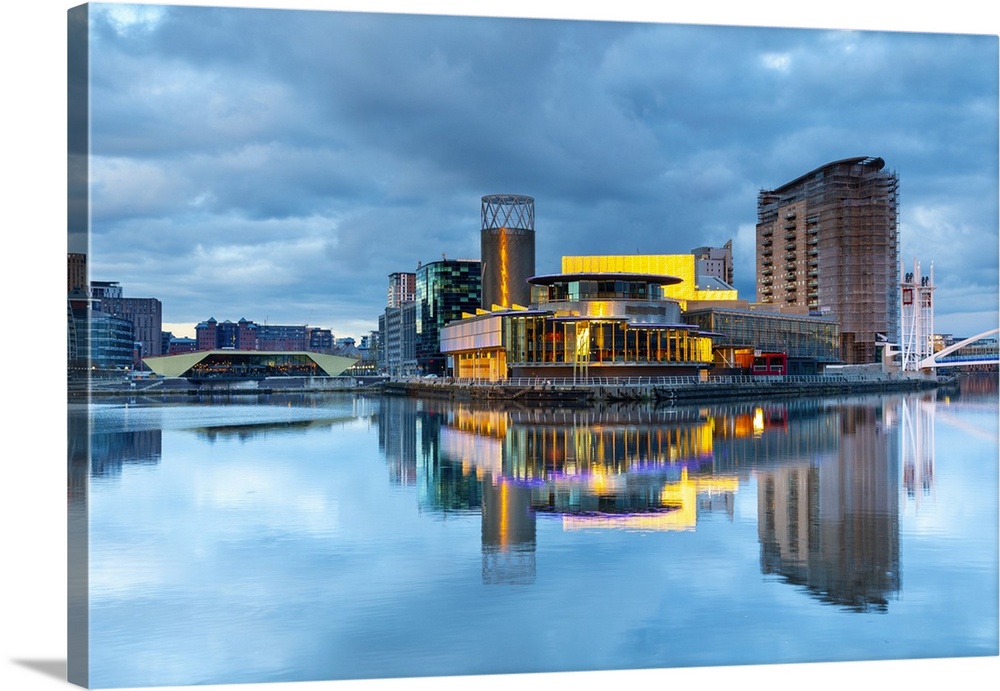 The Lowry Centre and Theatre, Media City UK, Salford Quays, Greater Manchester, England, United Kingdom, Europe