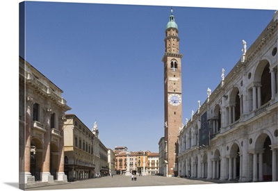 The Piazza dei Signori and the 16th century Basilica Palladiana, Vicenza, Veneto, Italy