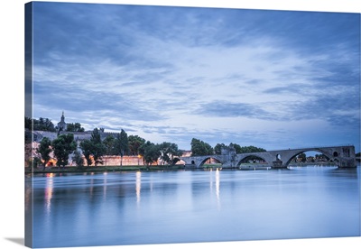 The Pont d'Avignon at dawn, Avignon, Vaucluse, Provence, France