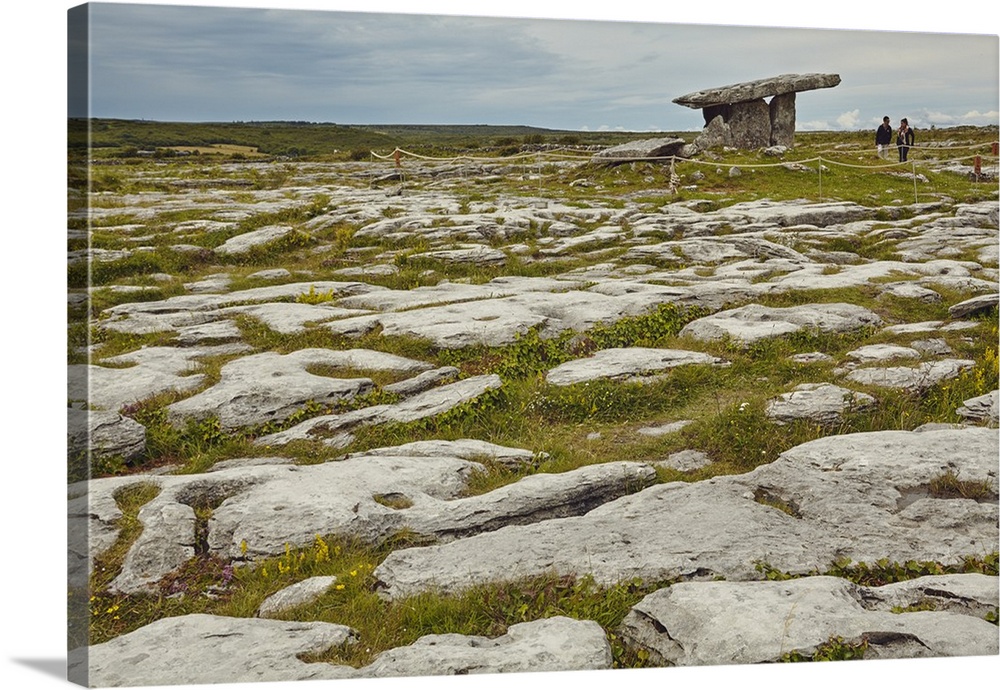 The Poulnabrone dolmen, prehistoric slab burial chamber, The Burren, County Clare, Munster, Republic of Ireland