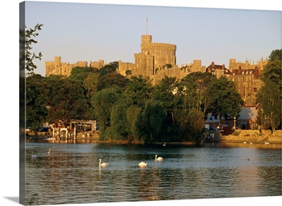 The River Thames and Windsor Castle, Windsor, Berkshire, England, UK