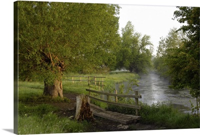 The River Windrush near Burford, Oxfordshire, the Cotswolds, England
