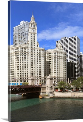 The Wrigley Building and Chicago River, Chicago, Illinois, USA