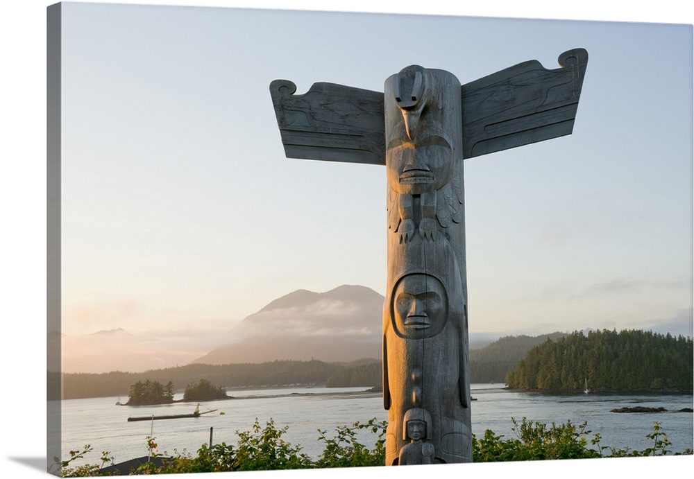 Totem Pole at Anchor Park, Tofino, Saanich, British Columbia, Canada, North America
