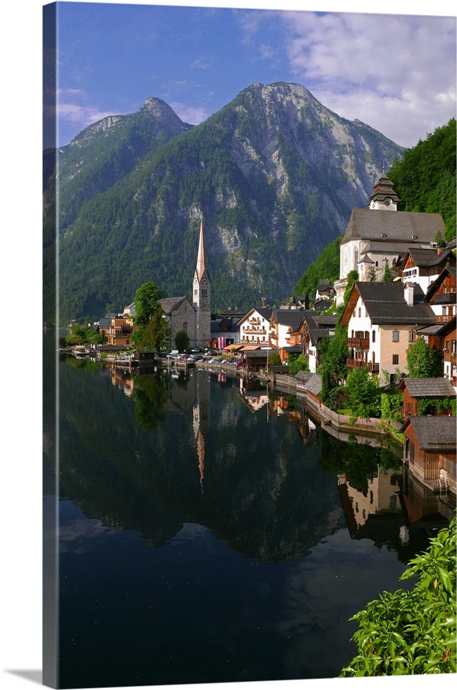 Town of Hallstatt, on Lake Hallstatt, Salzkammergut, Upper Austria, Austria