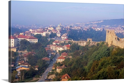 Town of Veliko Tarnovo and walls of Tsarevets, Veliko Tarnovo, Bulgaria