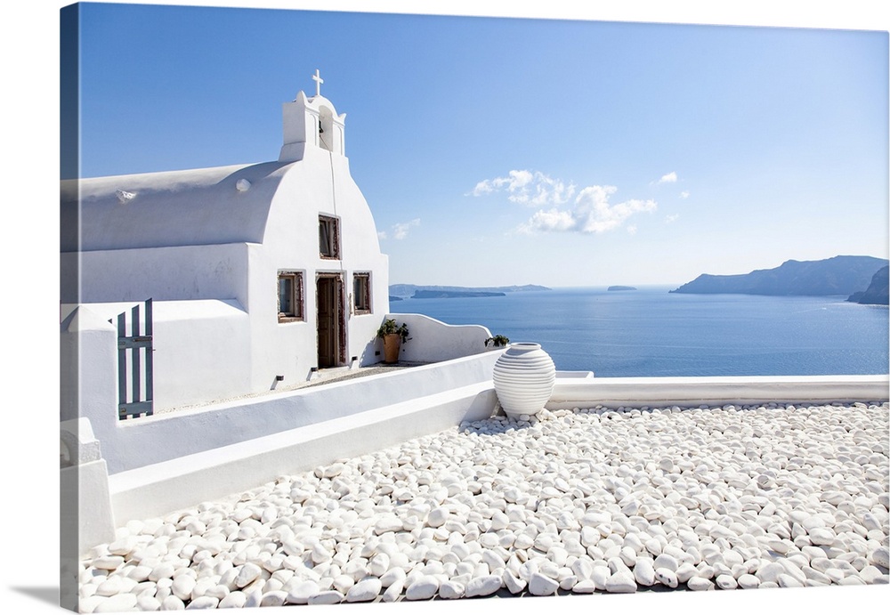 Traditional Greek architecture in Oia, Santorini (Thira), Cyclades, Greek Islands, Greece, Europe