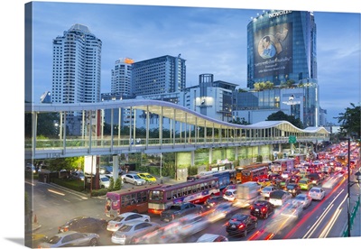Traffic on Ratchadamri Road, Bangkok, Thailand, Southeast Asia
