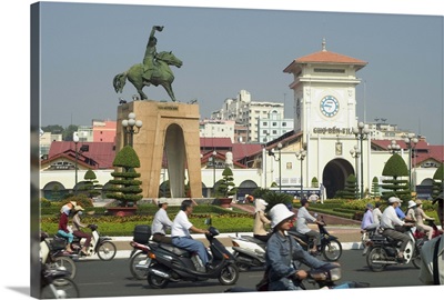 Tran Nguyen Han statue, Ben Thank public city market, Ho Chi Minh City, Vietnam
