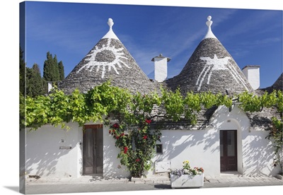 Trulli, traditional houses, Rione Monti area, Alberobello, Puglia, Italy